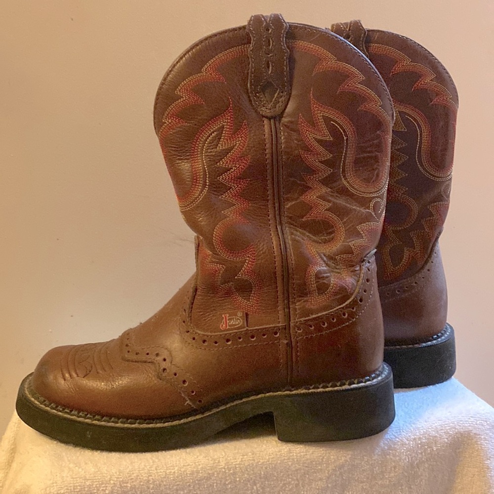 Justin womens boots. Size 6.5 B